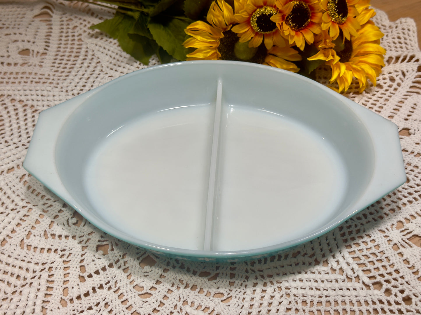 PYREX 'Snowflake' Gaiety JAJ Divided Casserole Dish