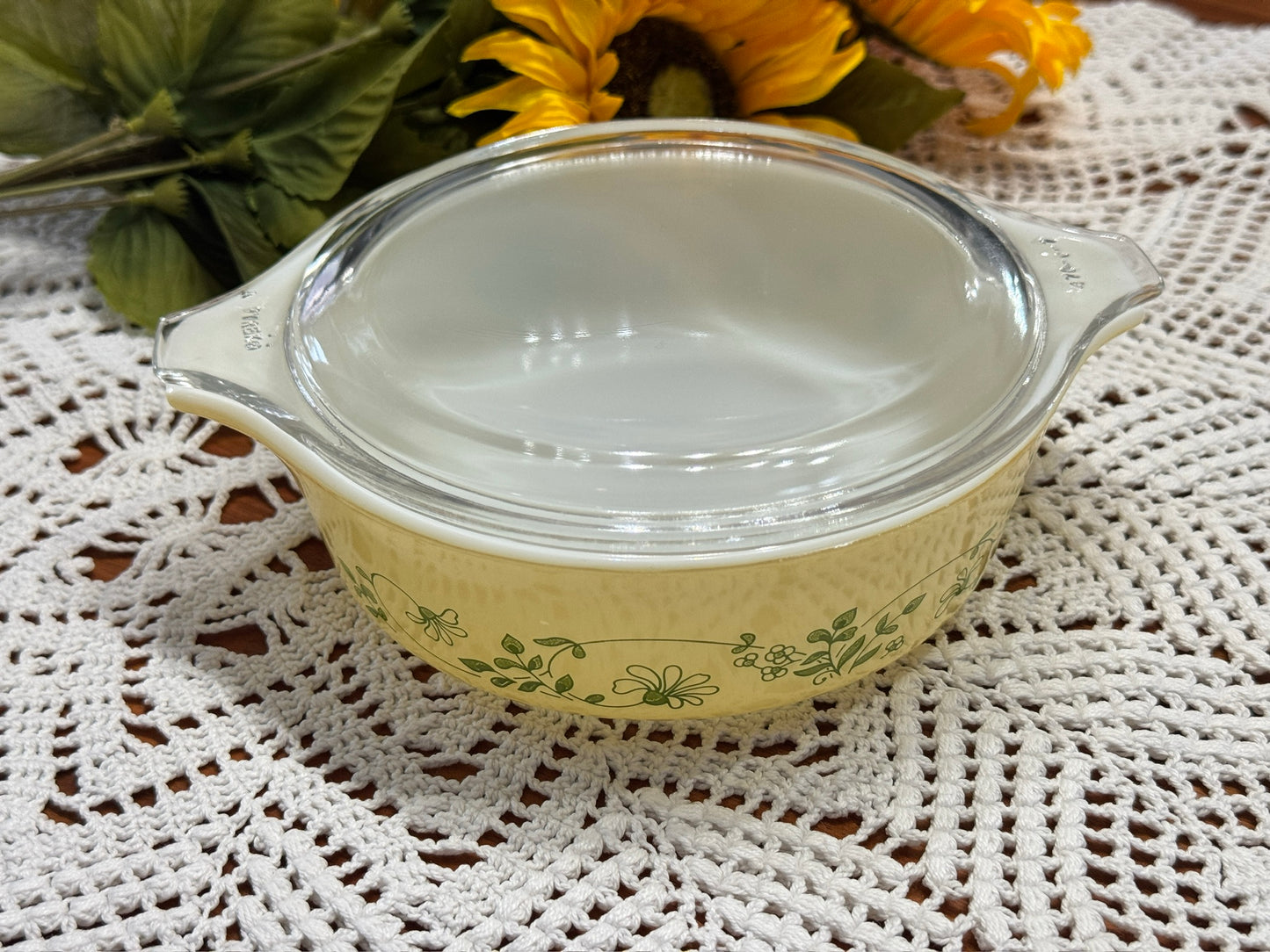 PYREX 471-B 'Shenandoah Casserole Dish with Lid
