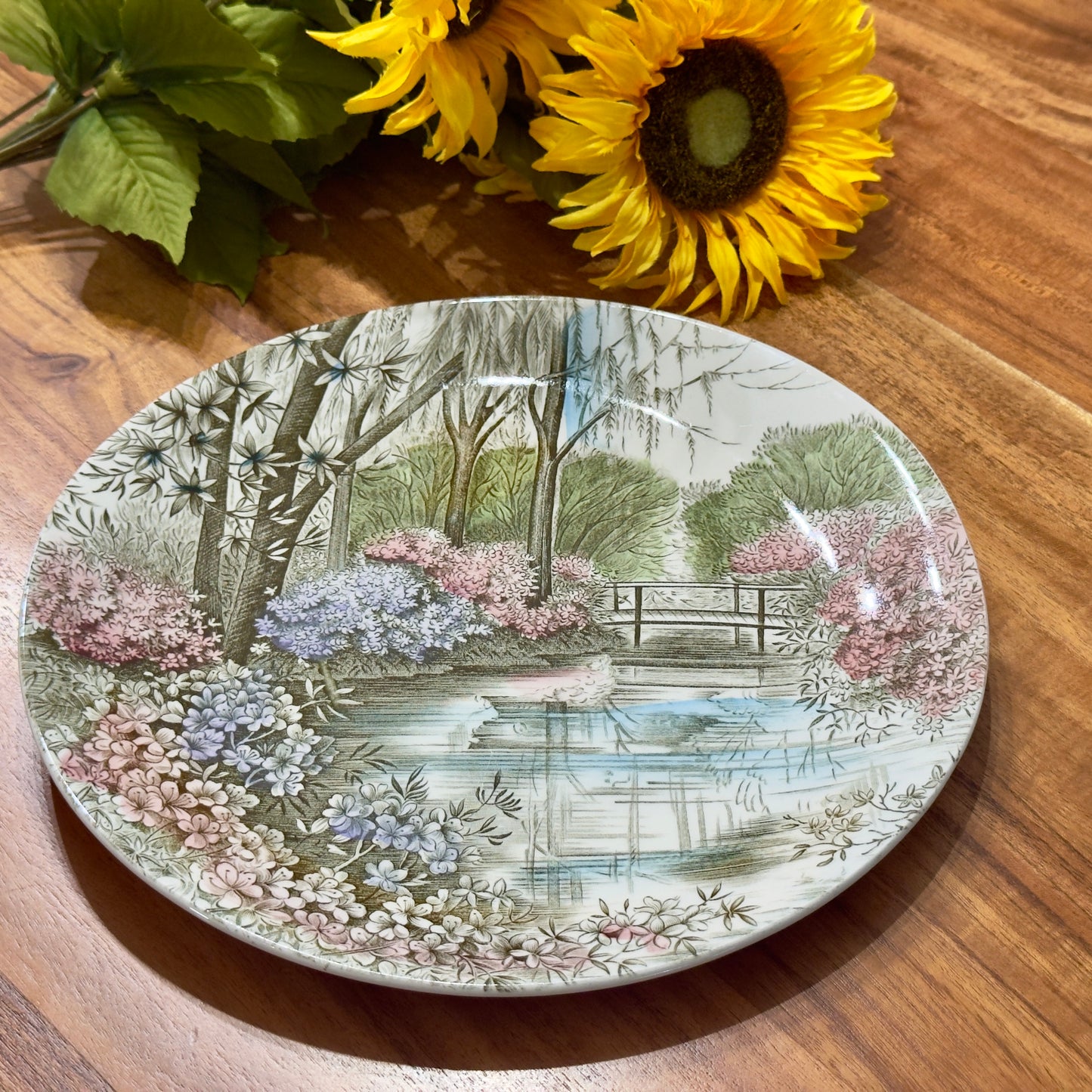 Johnson Brothers "English Gardens' Oval Dinner Plate