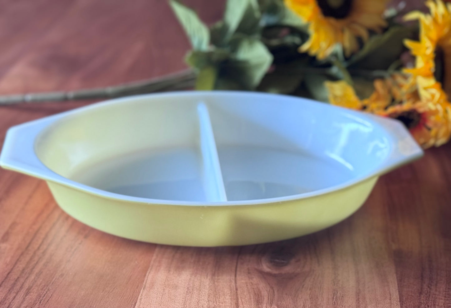 Pyrex 1 QT Yellow Divided Casserole Dish
