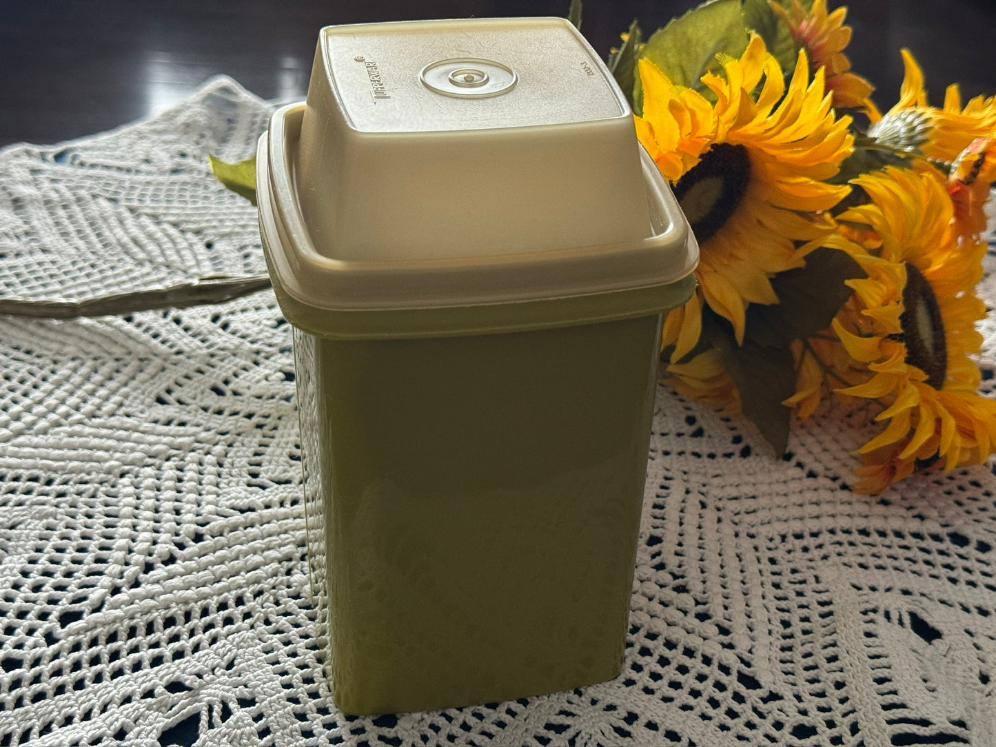 Tupperware Olive Green Pickle Keeper 1330-6