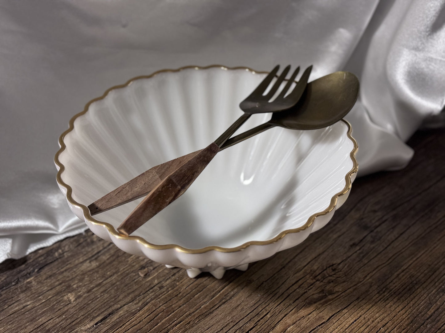 Large Anchor Hocking Milk Glass Serving Bowl