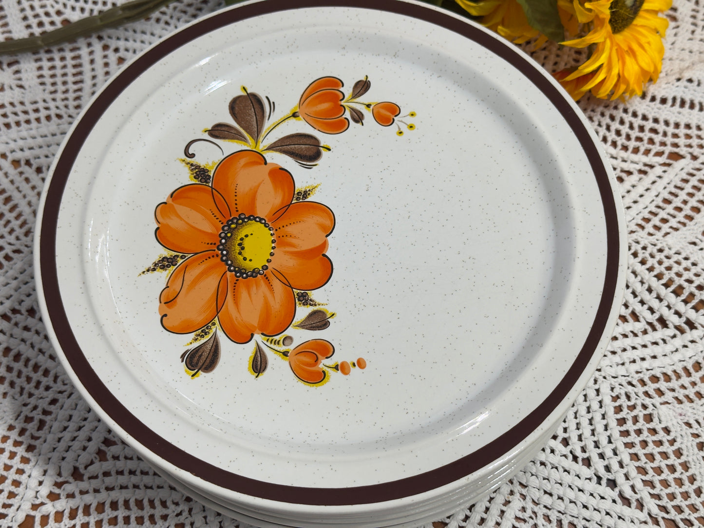 Valencia Japanese Stoneware Dinner Plates
