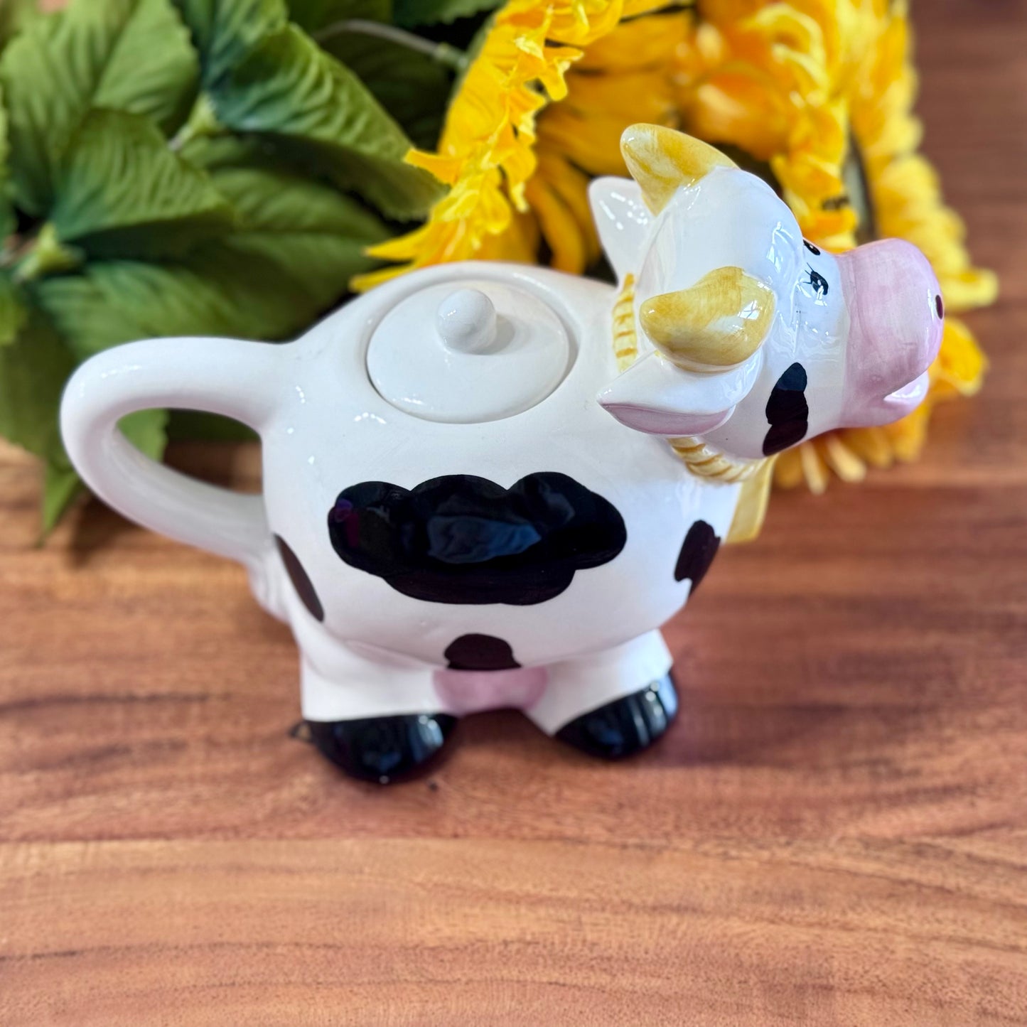 BRINNS Small Decorative Cow Teapot