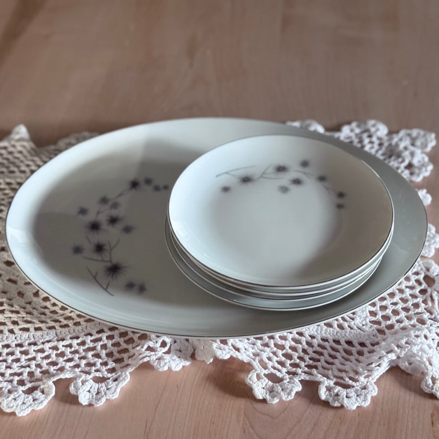 Creative 'Starburst' Pattern Salad/Dessert Plates & Platter