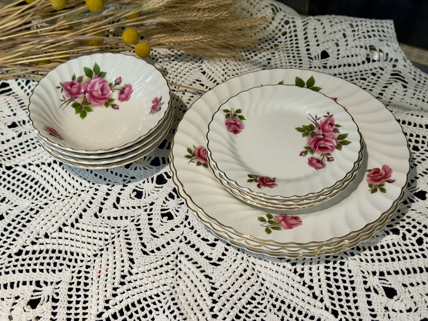Johnson Brothers LYNMERE Dish Set