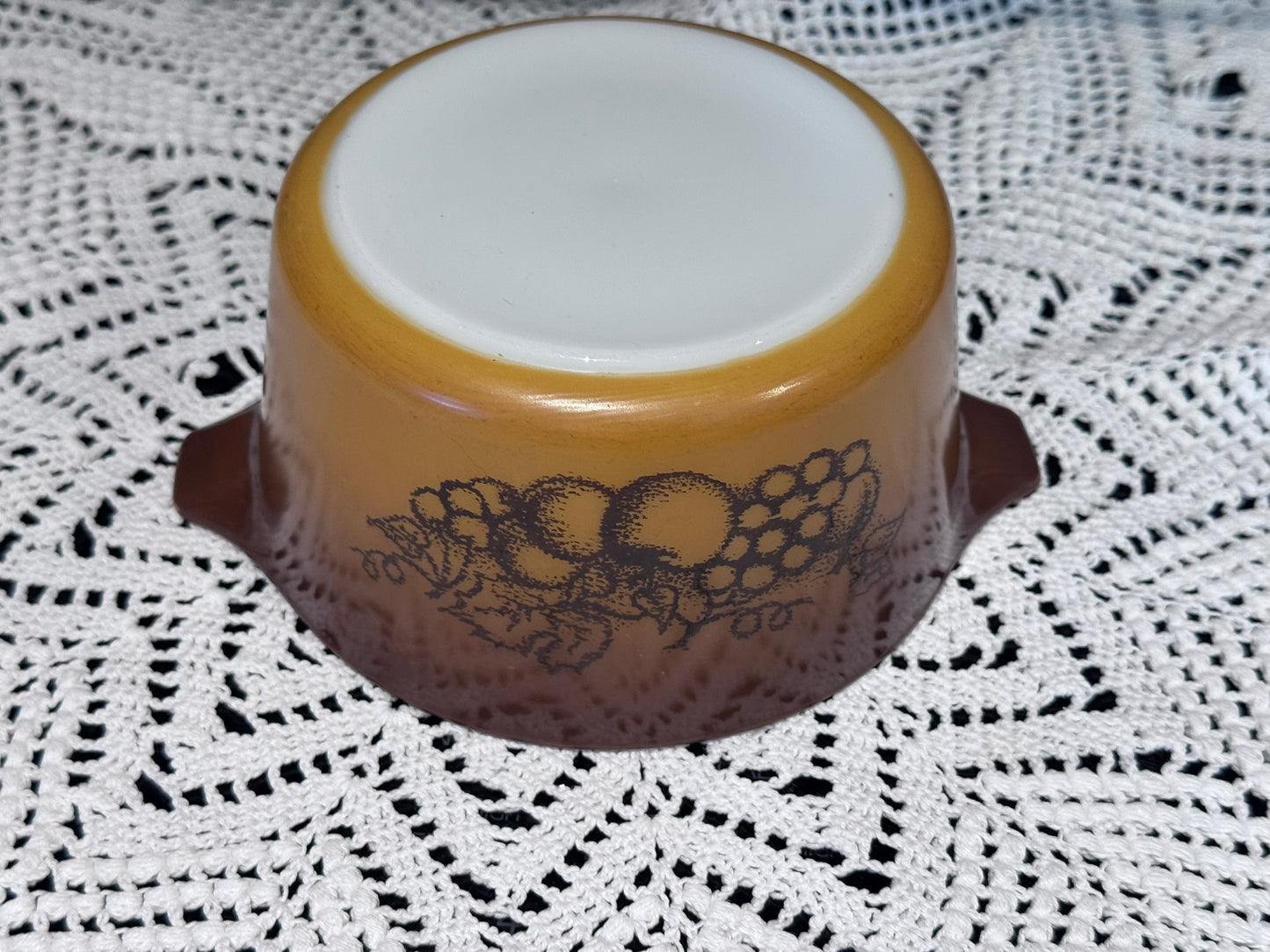 PYREX 'Old Orchard' 473 - 1 QT Casserole Dish