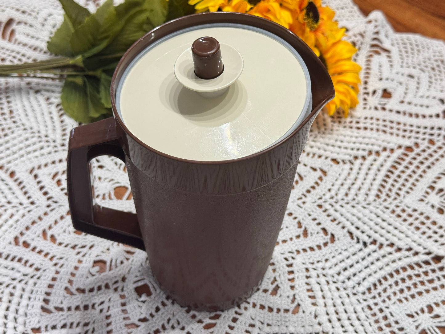 Tupperware 874-7 Brown Jug/Pitcher