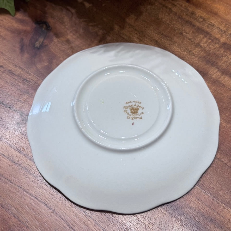 Royal Albert ANEMONE England Teacup & Saucer Set