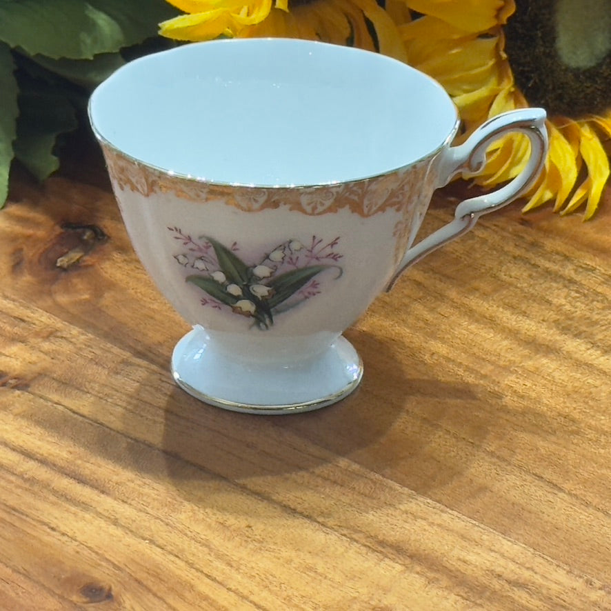Royal Standard 'Lily of the Valley" Teacup & Saucer Set