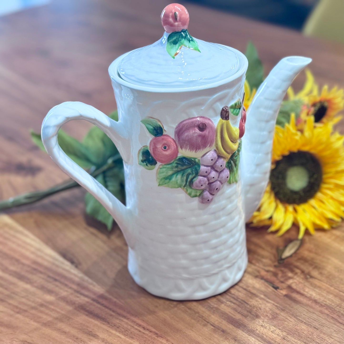 Farmhouse White Basketweave Fruit Teapot