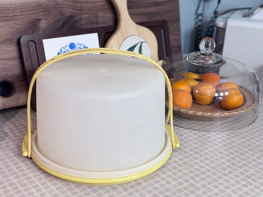 TUPPERWARE Harvest Gold Cake Carrier