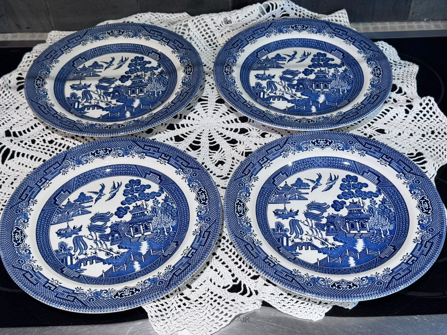 Blue 'Willow' Dinner Plates