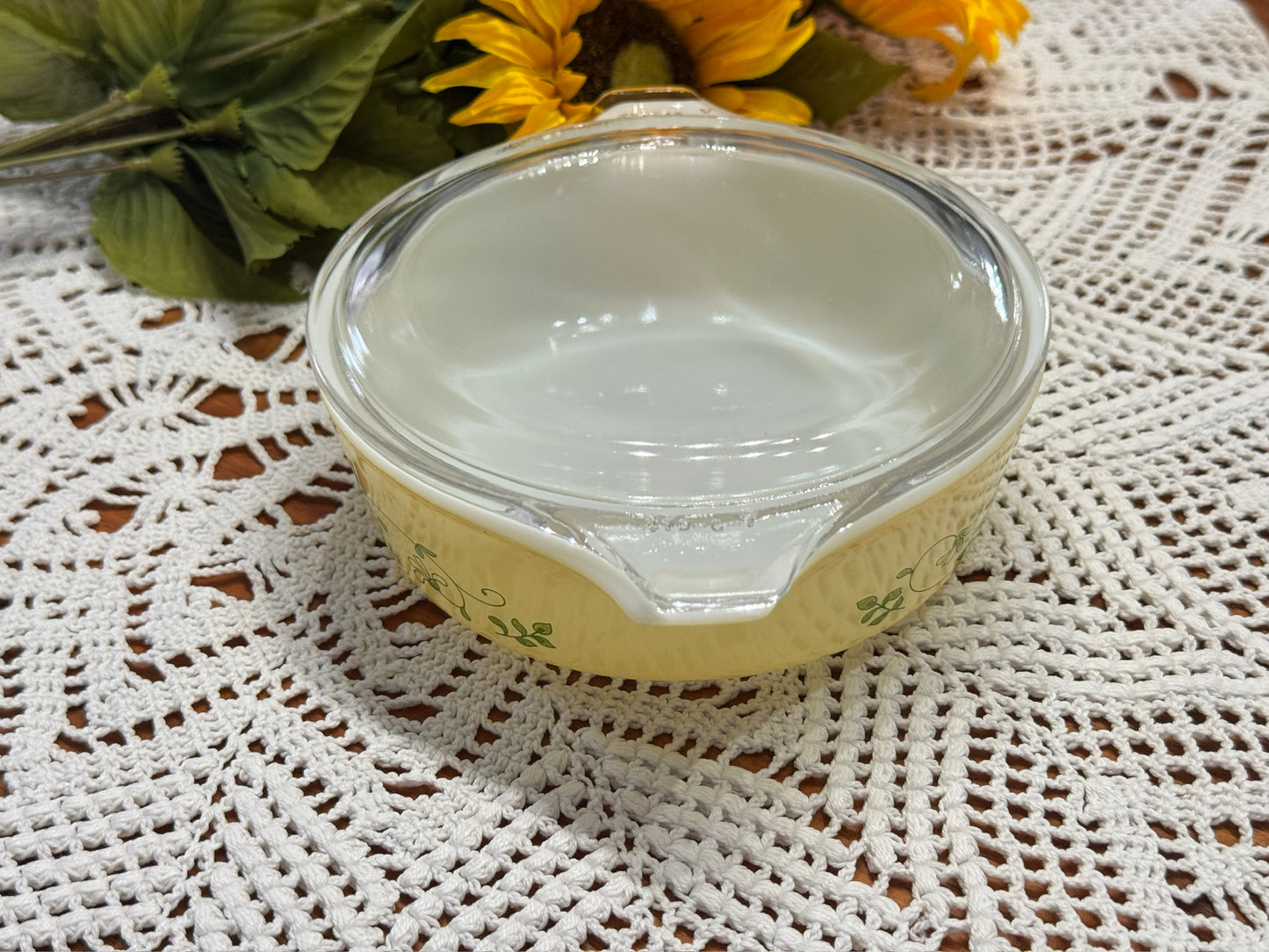 PYREX 471-B 'Shenandoah Casserole Dish with Lid