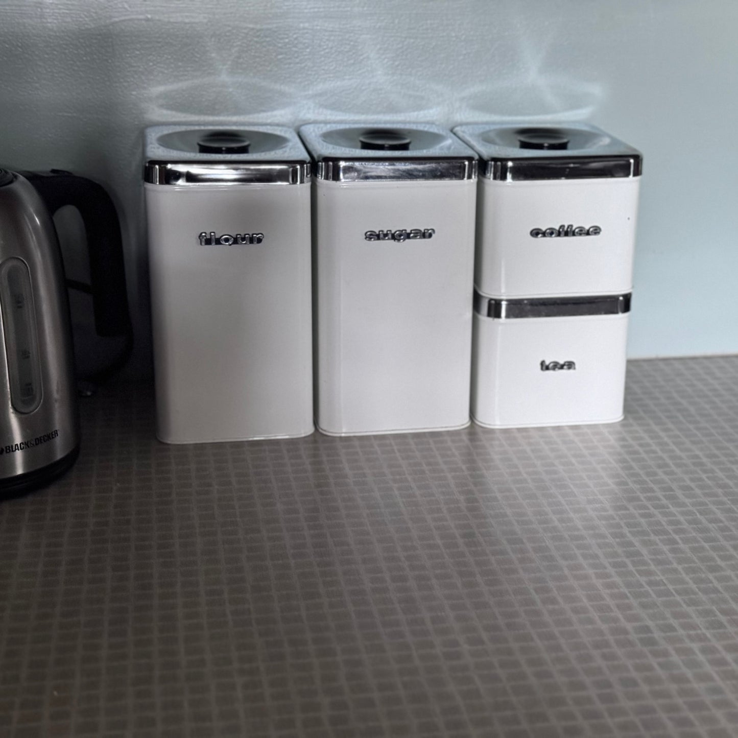 The Queen Line White Canister Set