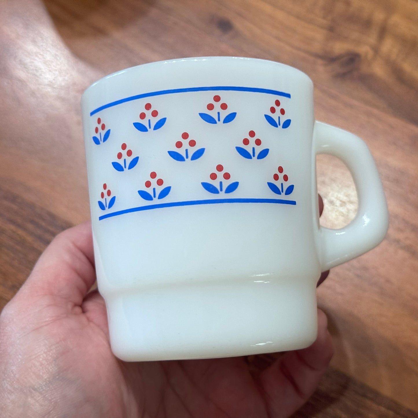 Termocrisa Stacking Milk Glass Mugs