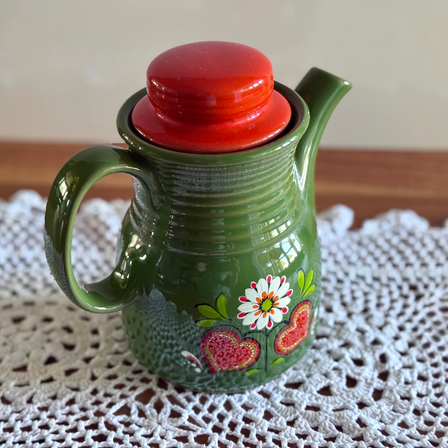 Retro Winterling Green/Red-Orange/White Ceramic Teapot