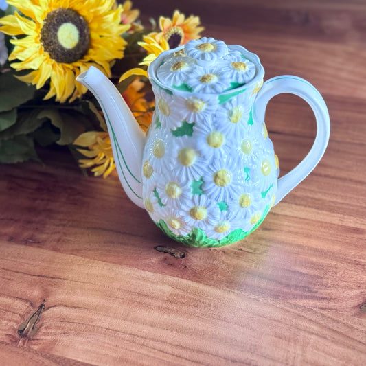 Lefton 'Daisytime' Teapot