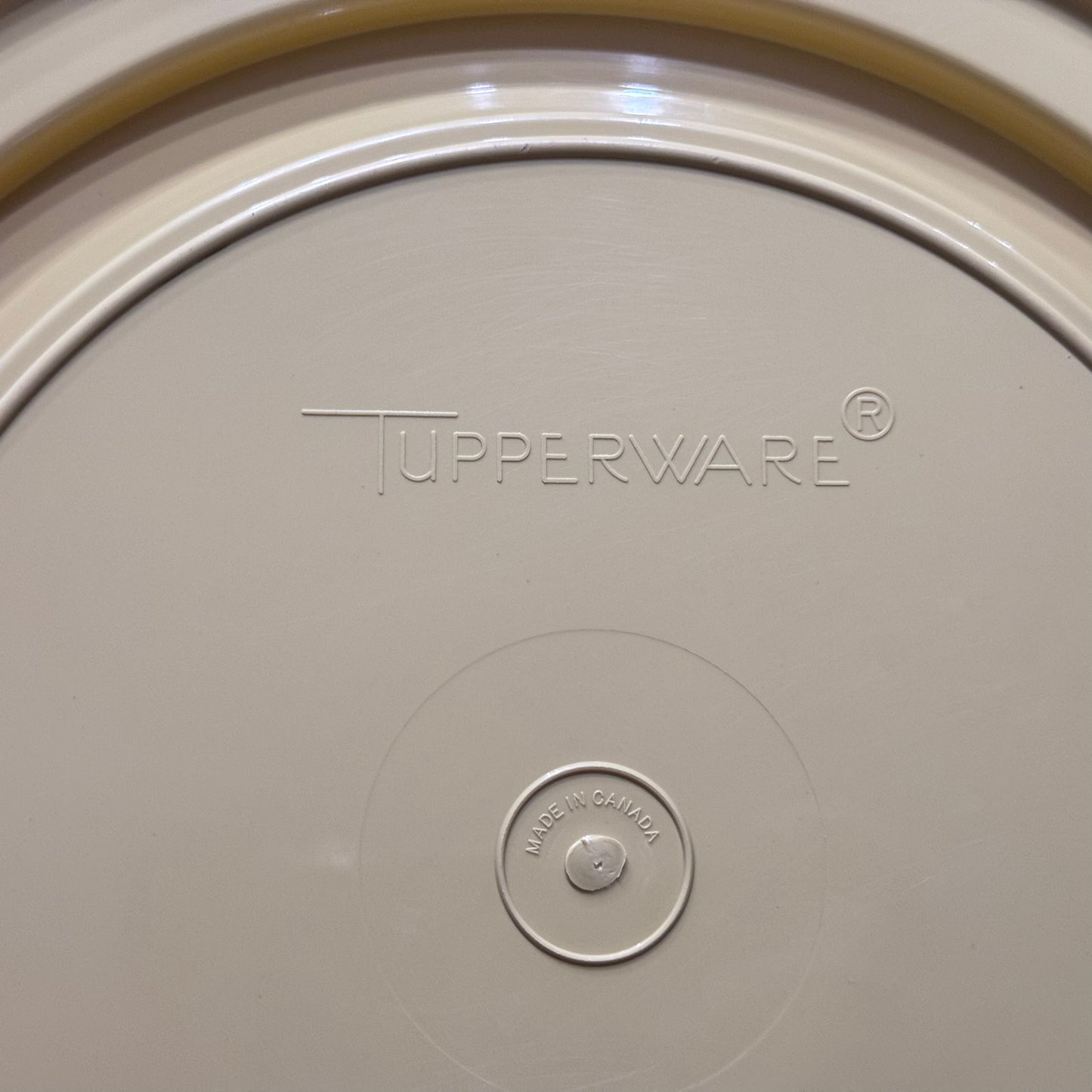 Tupperware #719-1 Harvest Gold, White Top Pie/Cake Carrier/Taker