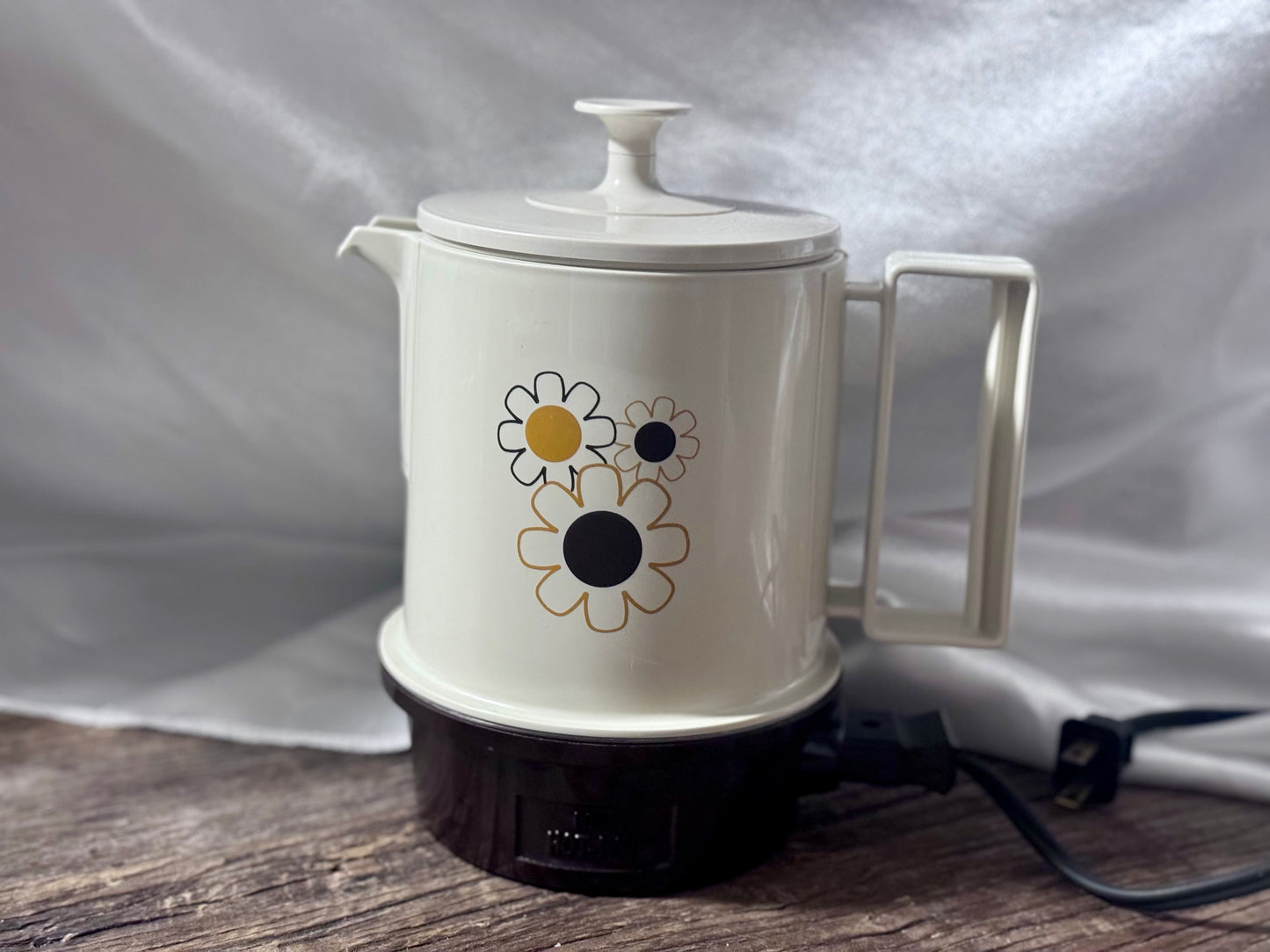Regal Daisy Automatic Mini Electric Kettle/Hot Pot