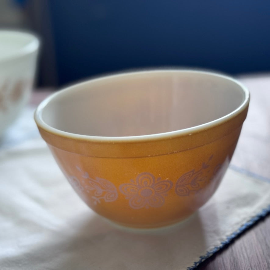 Pyrex Butterfly Gold Mixing/Nesting Bowls