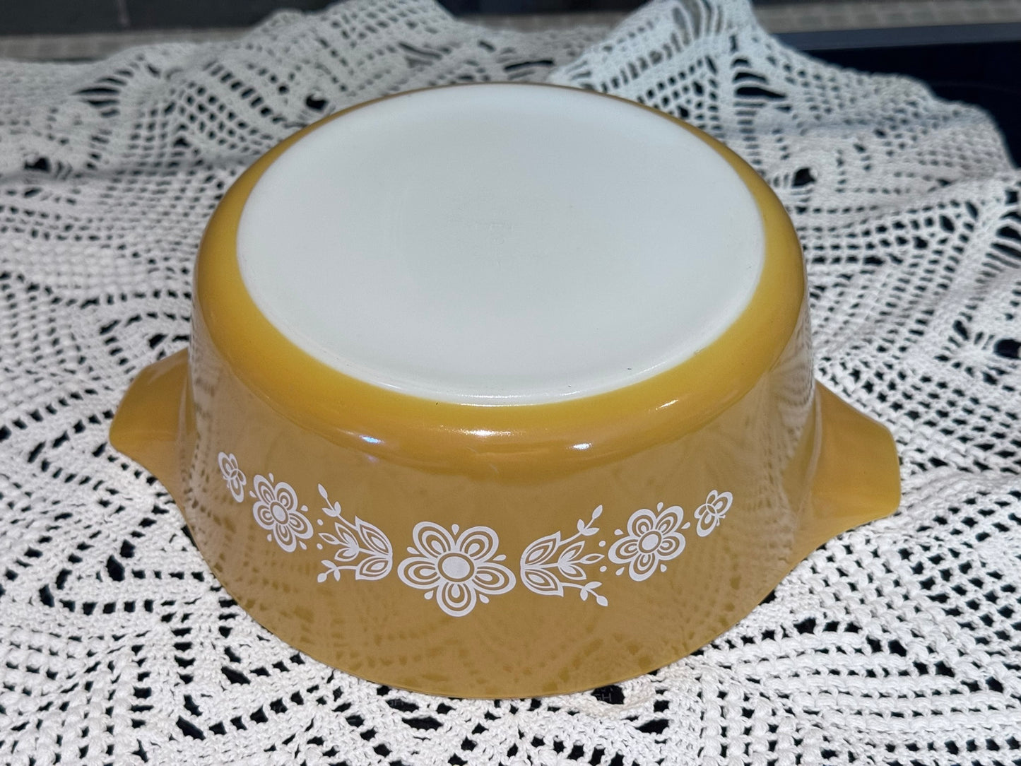 PYREX 'Butterfly Gold' 2 1/2 QT Casserole Dish