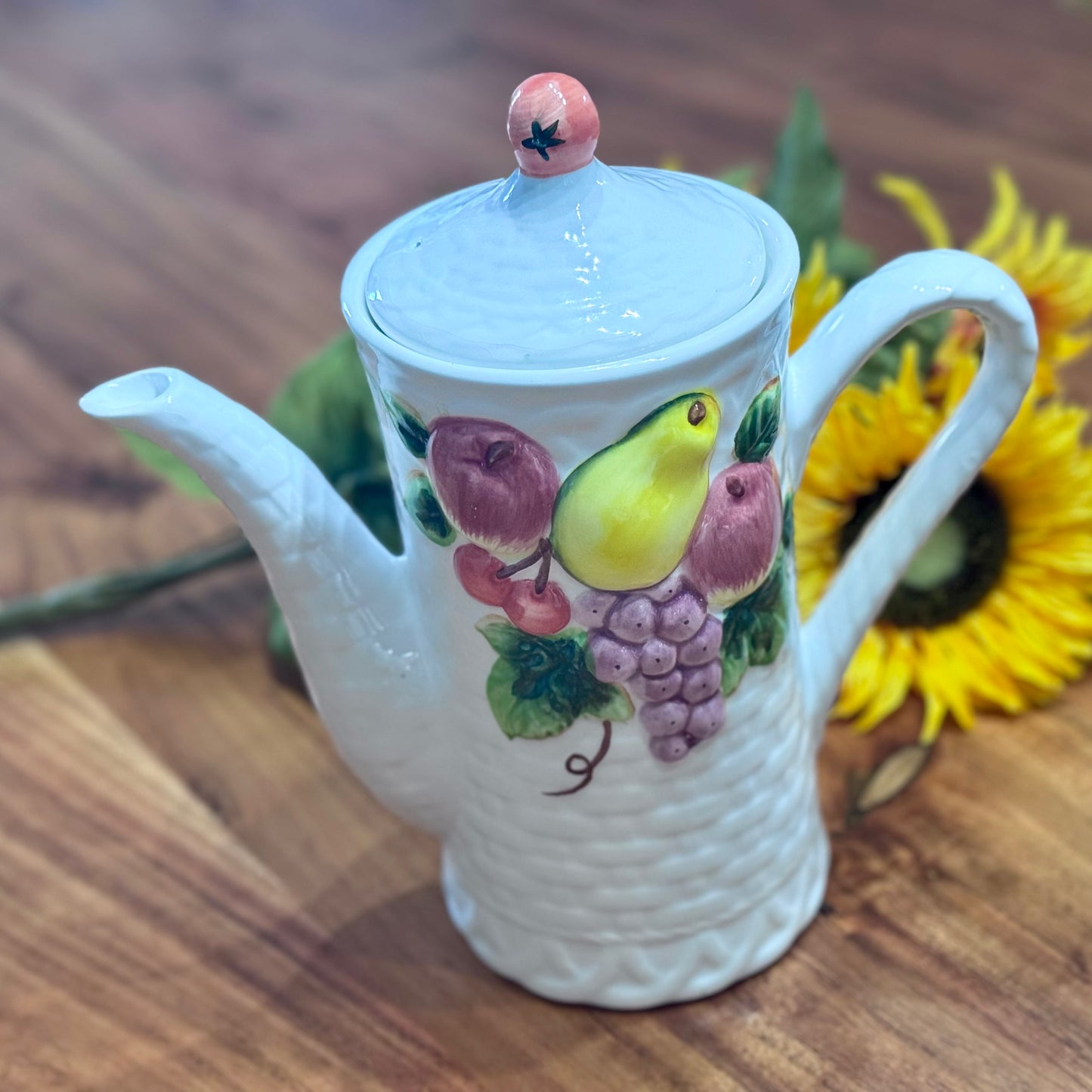 Farmhouse White Basketweave Fruit Teapot