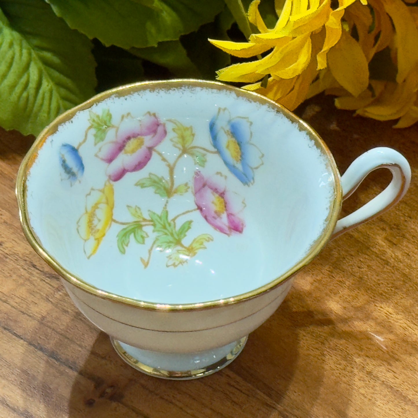 Royal Albert ANEMONE England Teacup & Saucer Set