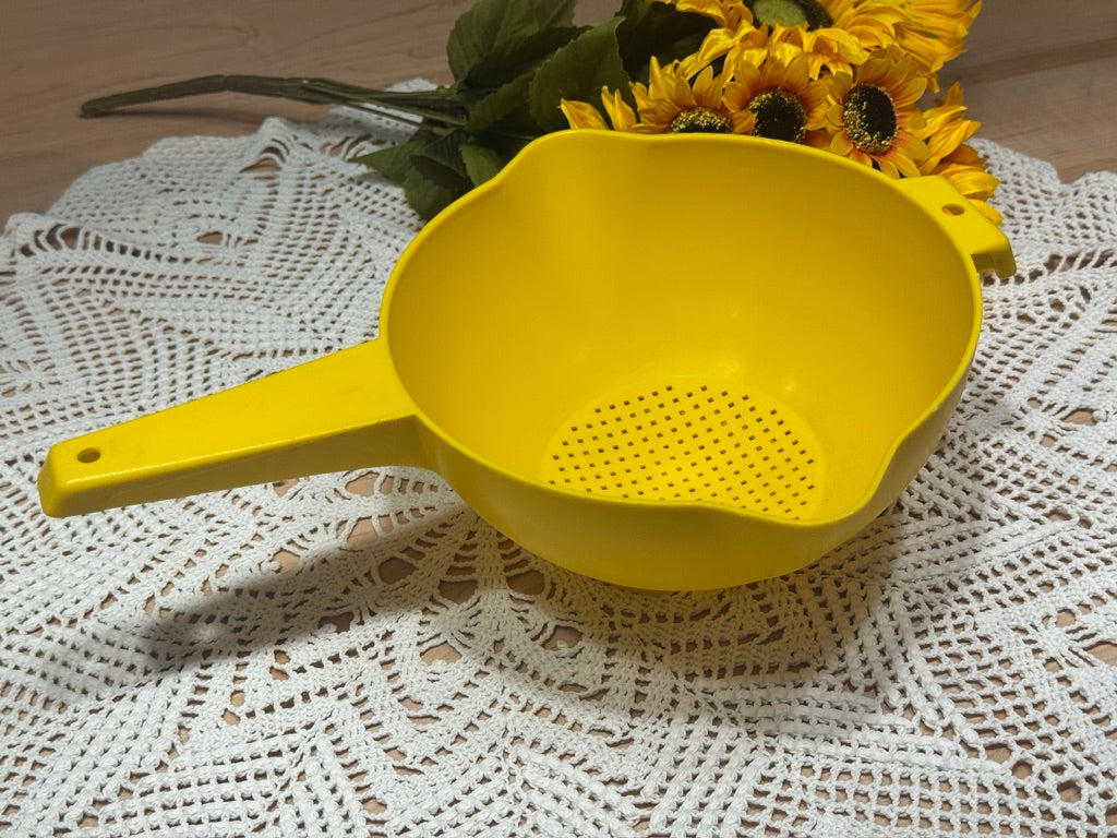 Large Yellow Tupperware 1523 Colander