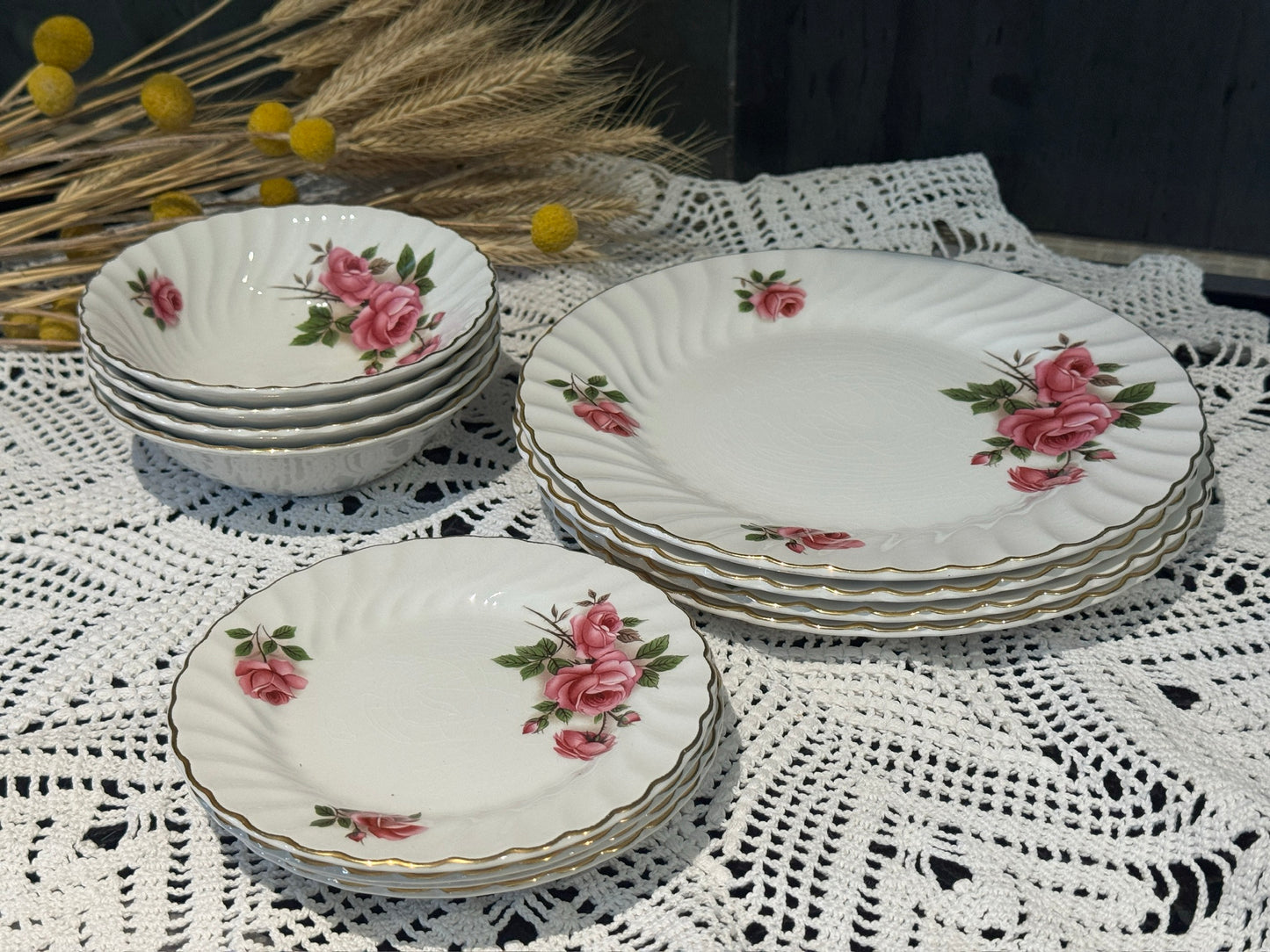 Johnson Brothers LYNMERE Dish Set