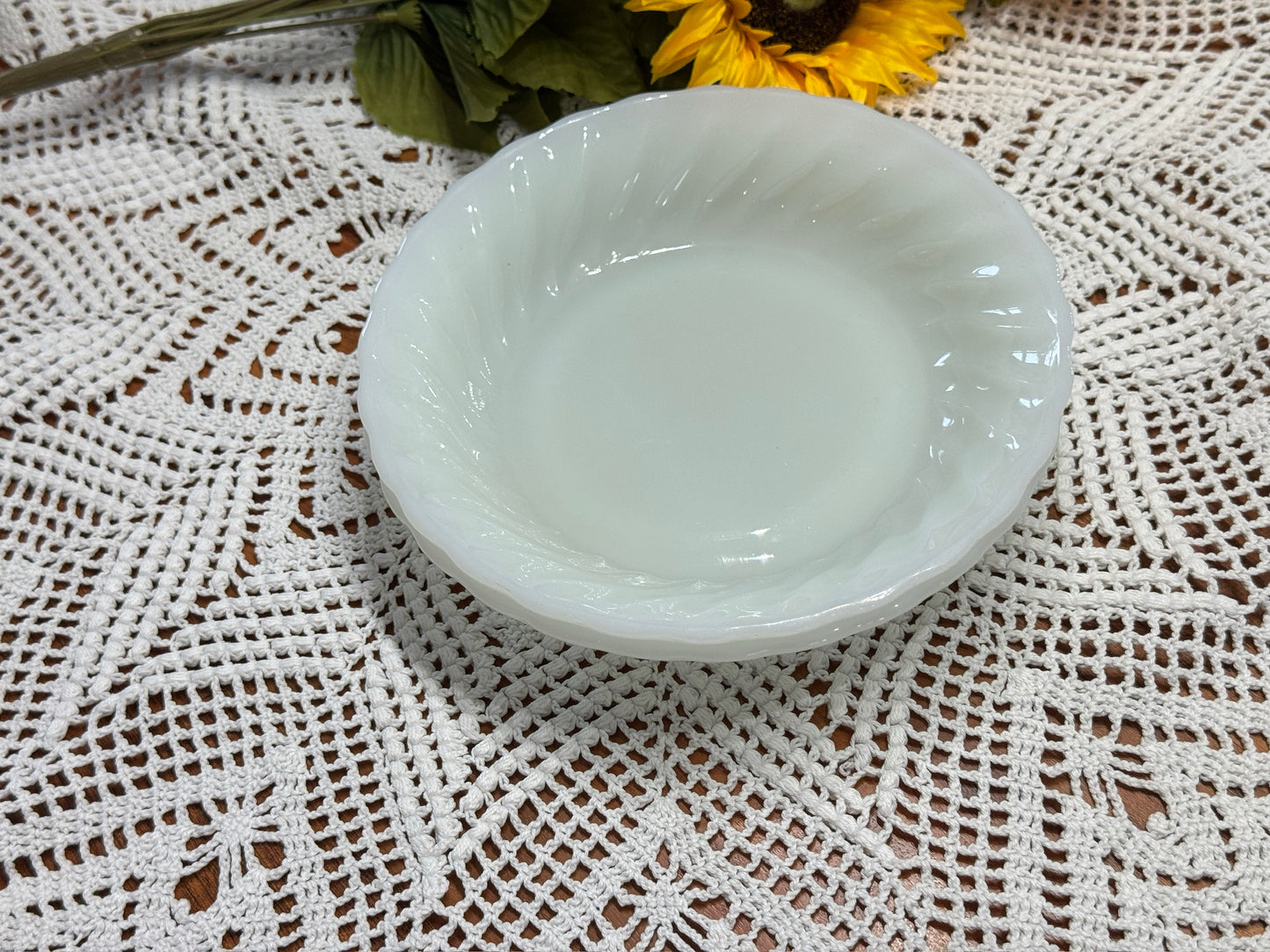 Anchor Hocking Fire-King Milk Glass Swirl Bowls