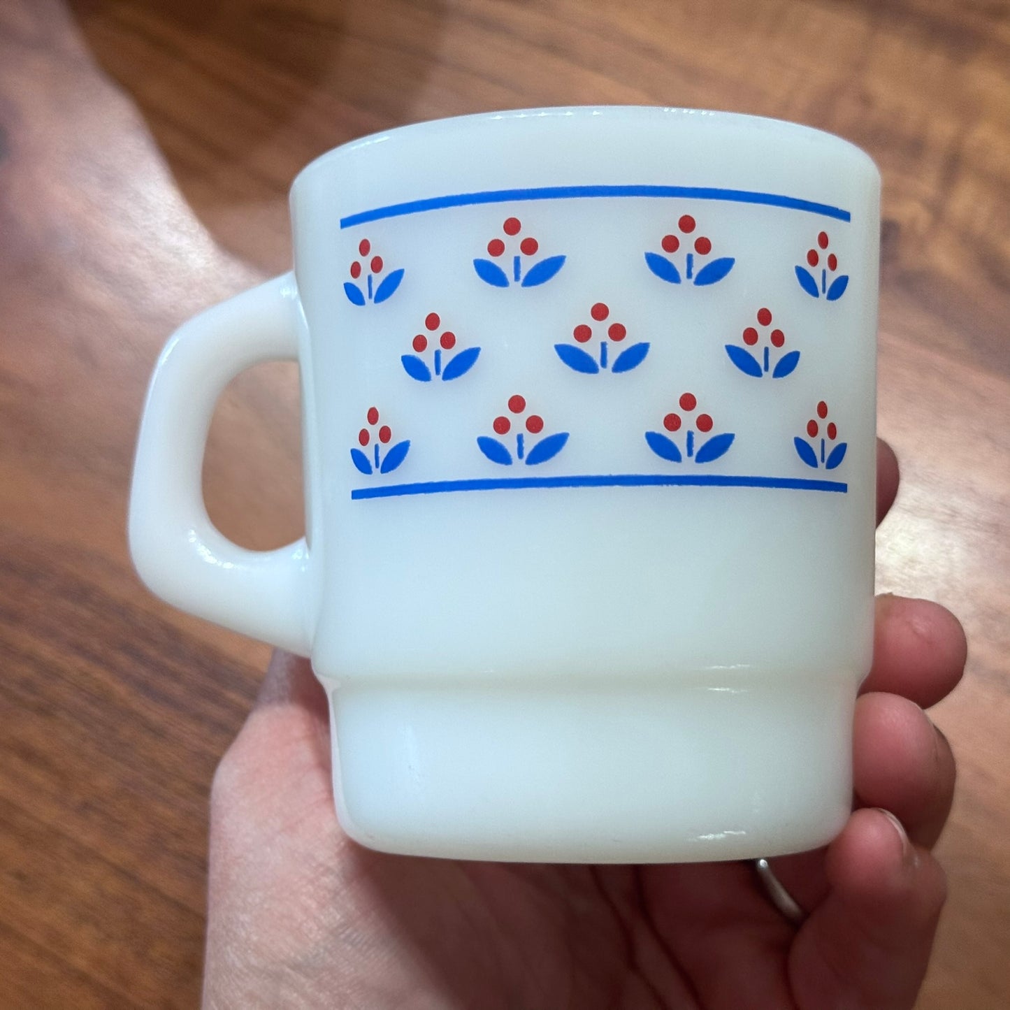 Termocrisa Stacking Milk Glass Mugs