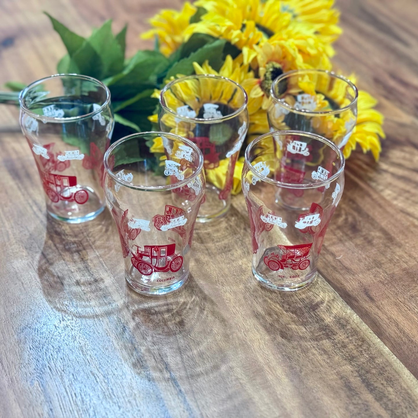 Dominion Red/White Vintage Automobile Stackable Small Juice Glasses