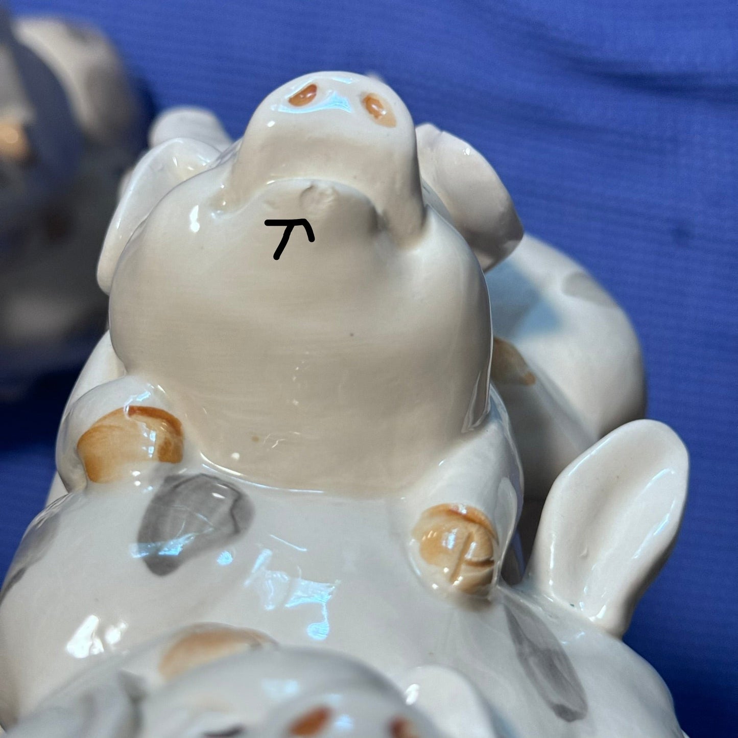 Omnibus Fitz & Floyd Ceramic Stacked Pigs Book Ends