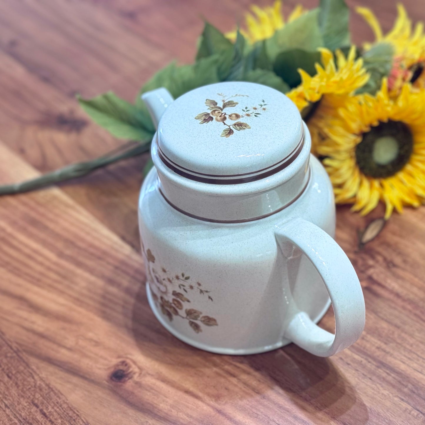 Royal Doulton "Ravel" L.S.1037 Teapot