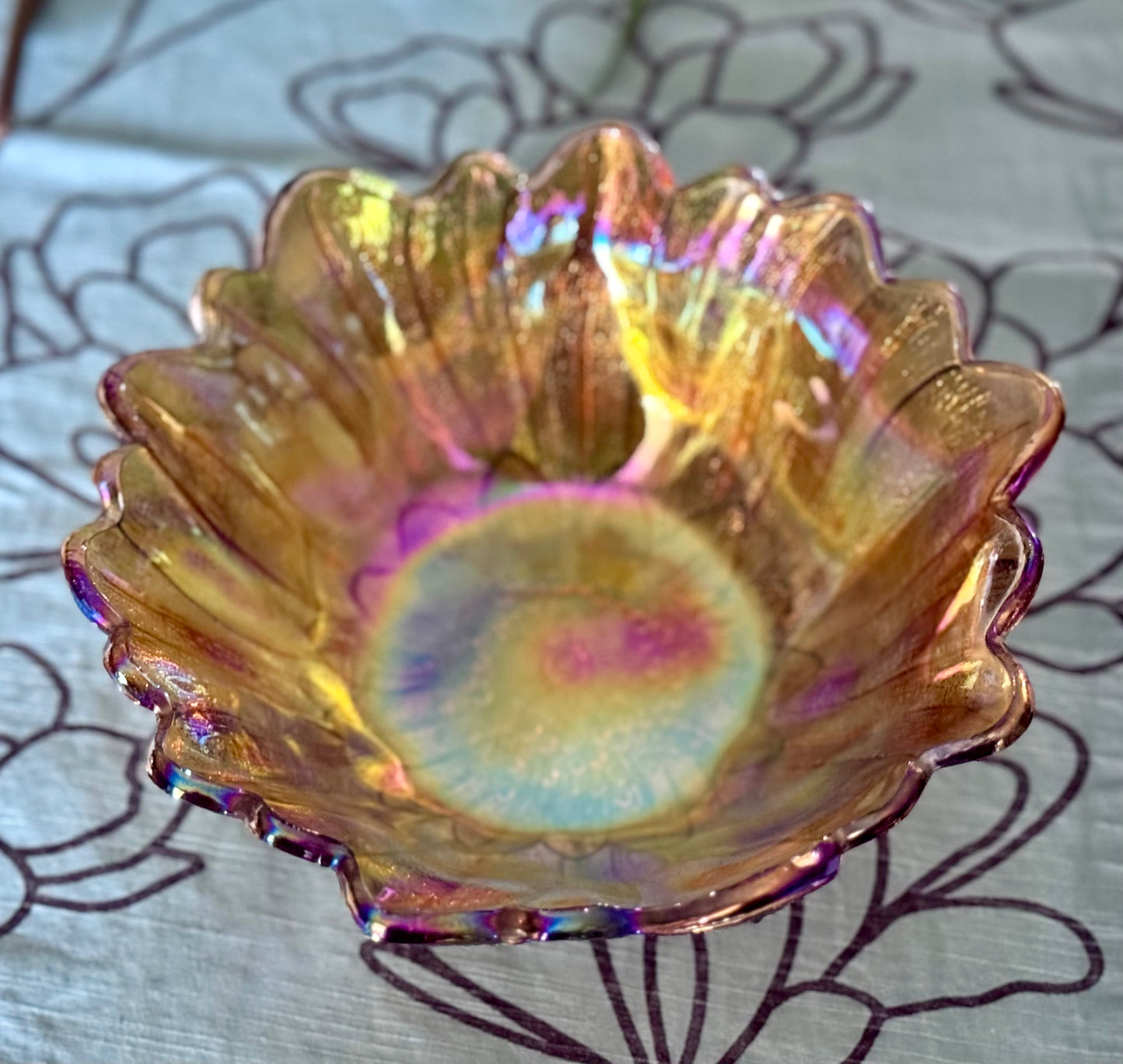 Indiana Glass Co. Carnival Glass Sunflower Marigold Bowl