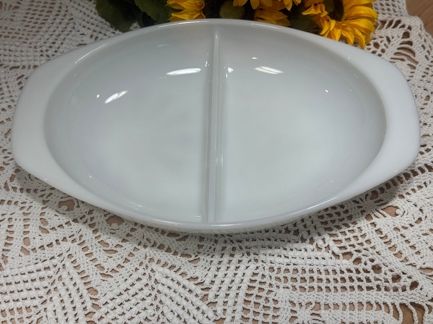 PYREX 1063 1 1/2 QT Opal Milk Glass Divided Casserole Dish