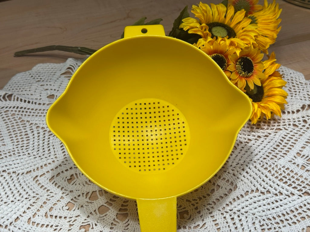 Large Yellow Tupperware 1523 Colander