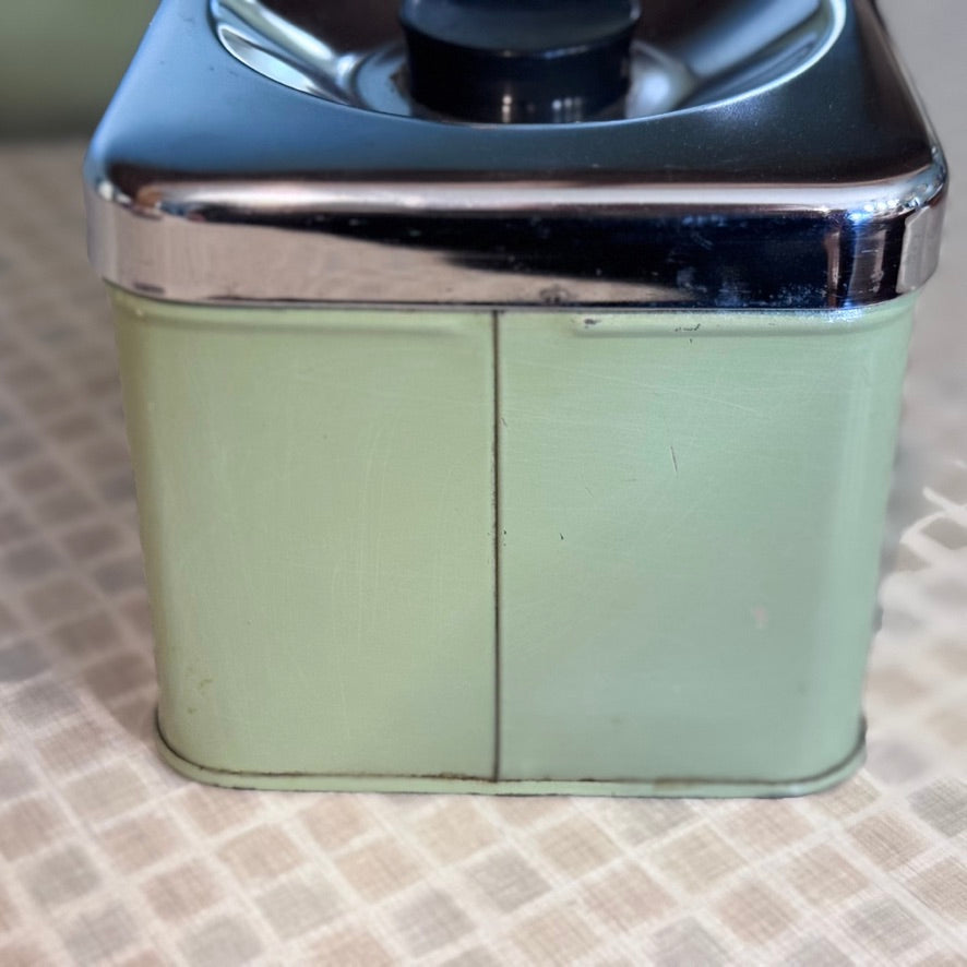 The Queen Line Green Canister Set