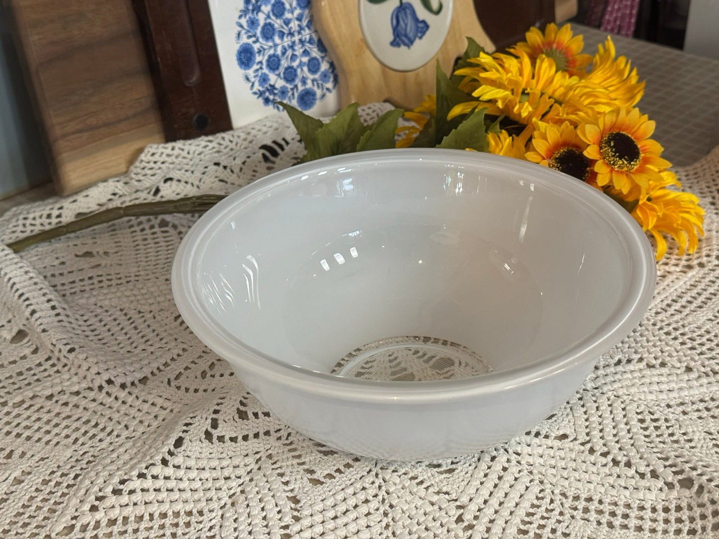 PYREX 325 White Frosted Clear Glass Mixing Bowl