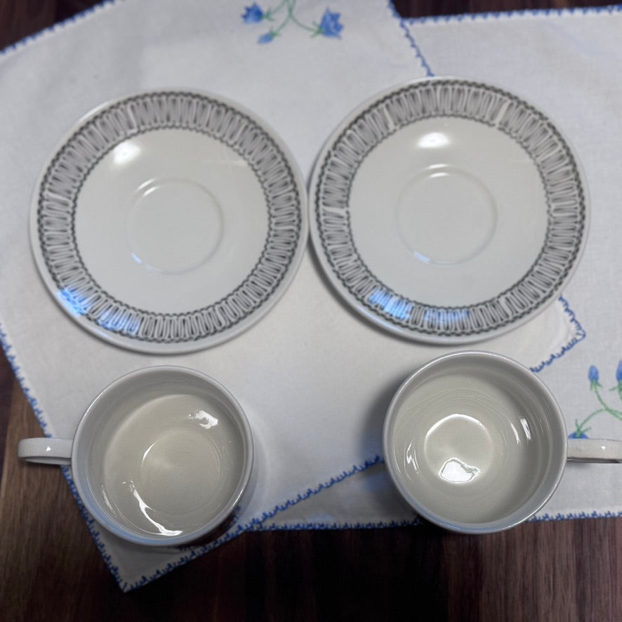 Broadhurst Kathie Winkle Creamer/Milk Cup and Cups/Saucers