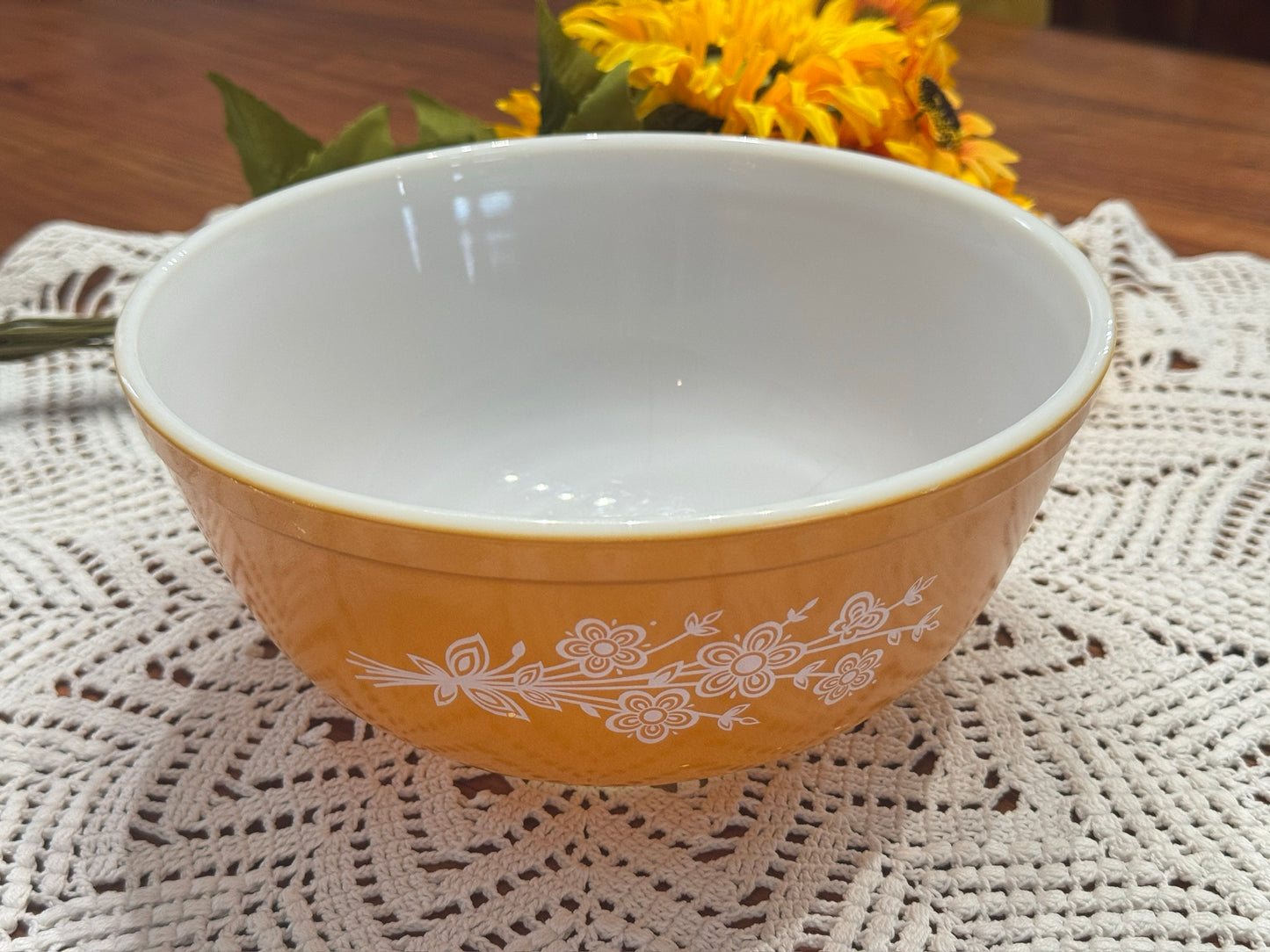 PYREX 403 Butterfly Gold Burnt Orange Mixing Bowl