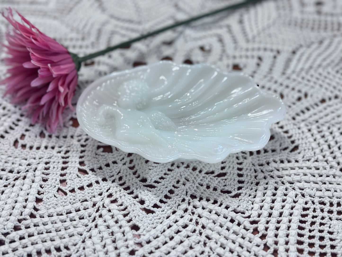 Avon Milk Glass Cherub Clam Shell Dish