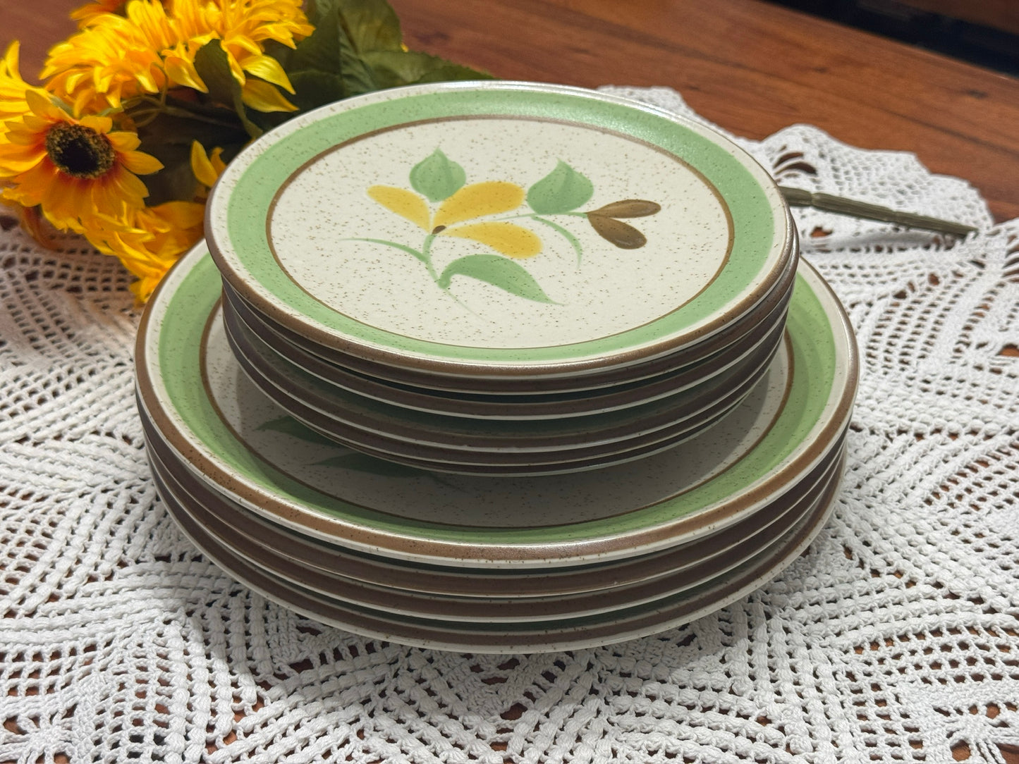 PREMIERE Canyon Kraft Garden Time Dinnerware Set