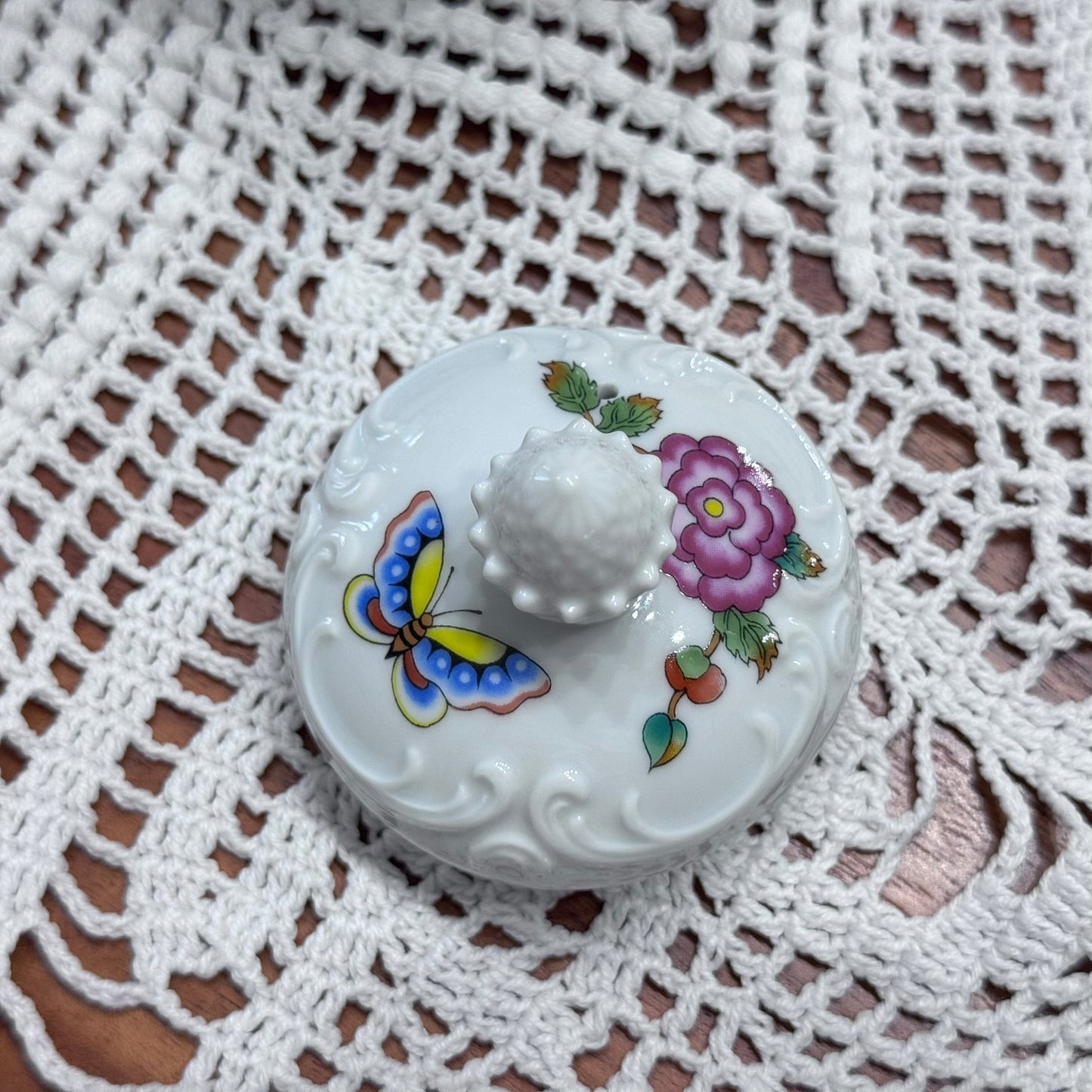 Estee Lauder Chinoiserie Collection Teapot