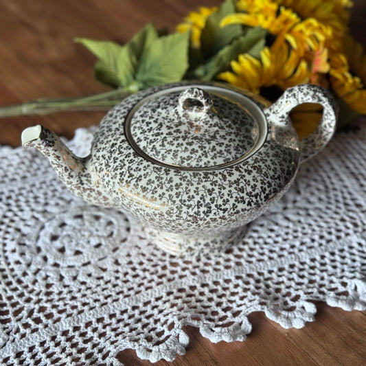 Empire England Gold Clover Teapot