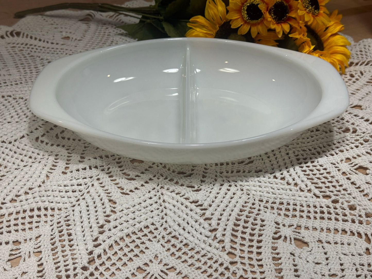 PYREX 1063 1 1/2 QT Opal Milk Glass Divided Casserole Dish