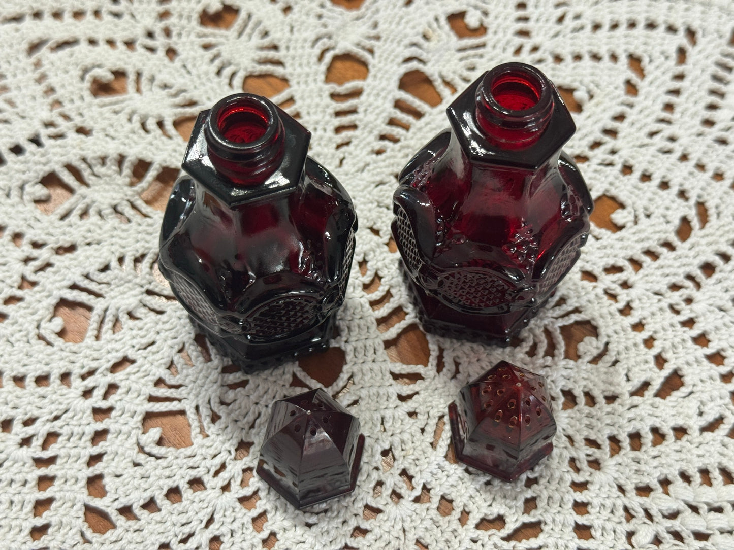 Avon 1876 Cape Cod Collection Salt & Pepper Shakers