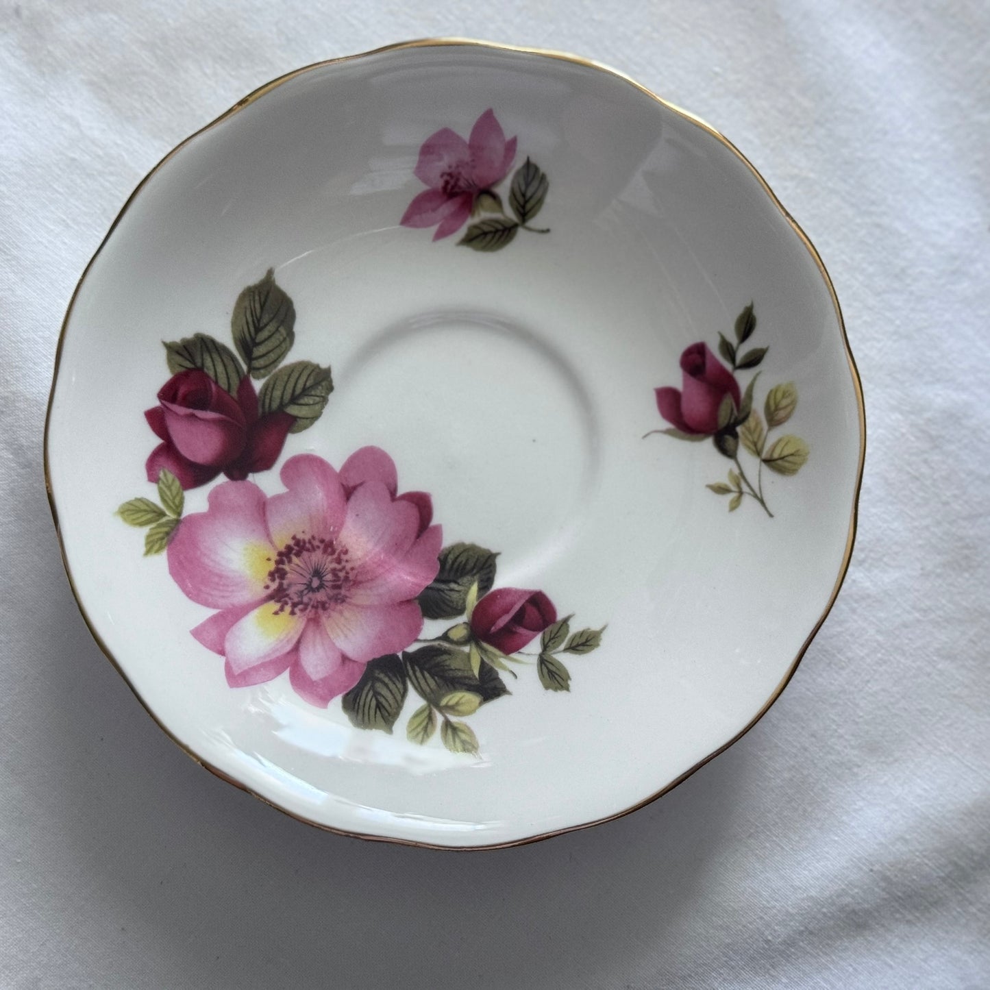 Queen Anne N 8299 Teacup and Saucer