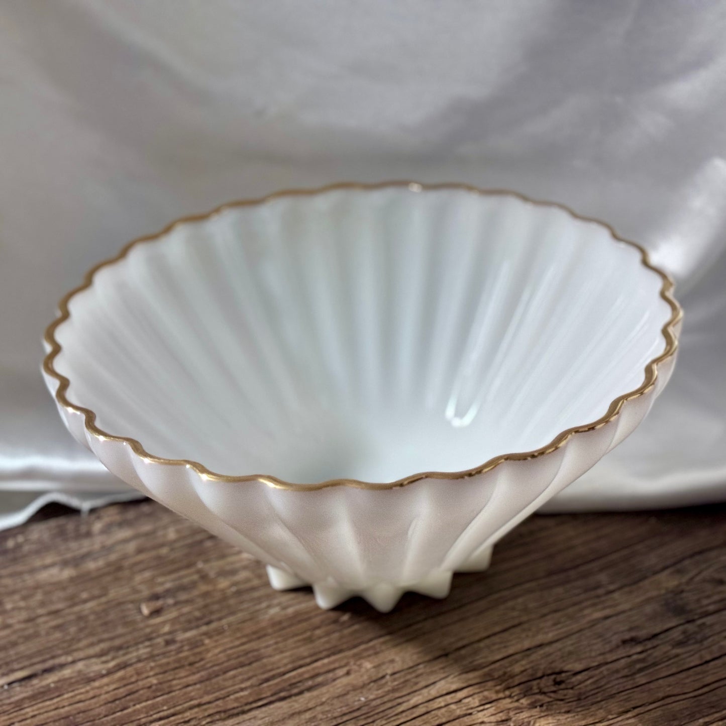 Large Anchor Hocking Milk Glass Serving Bowl